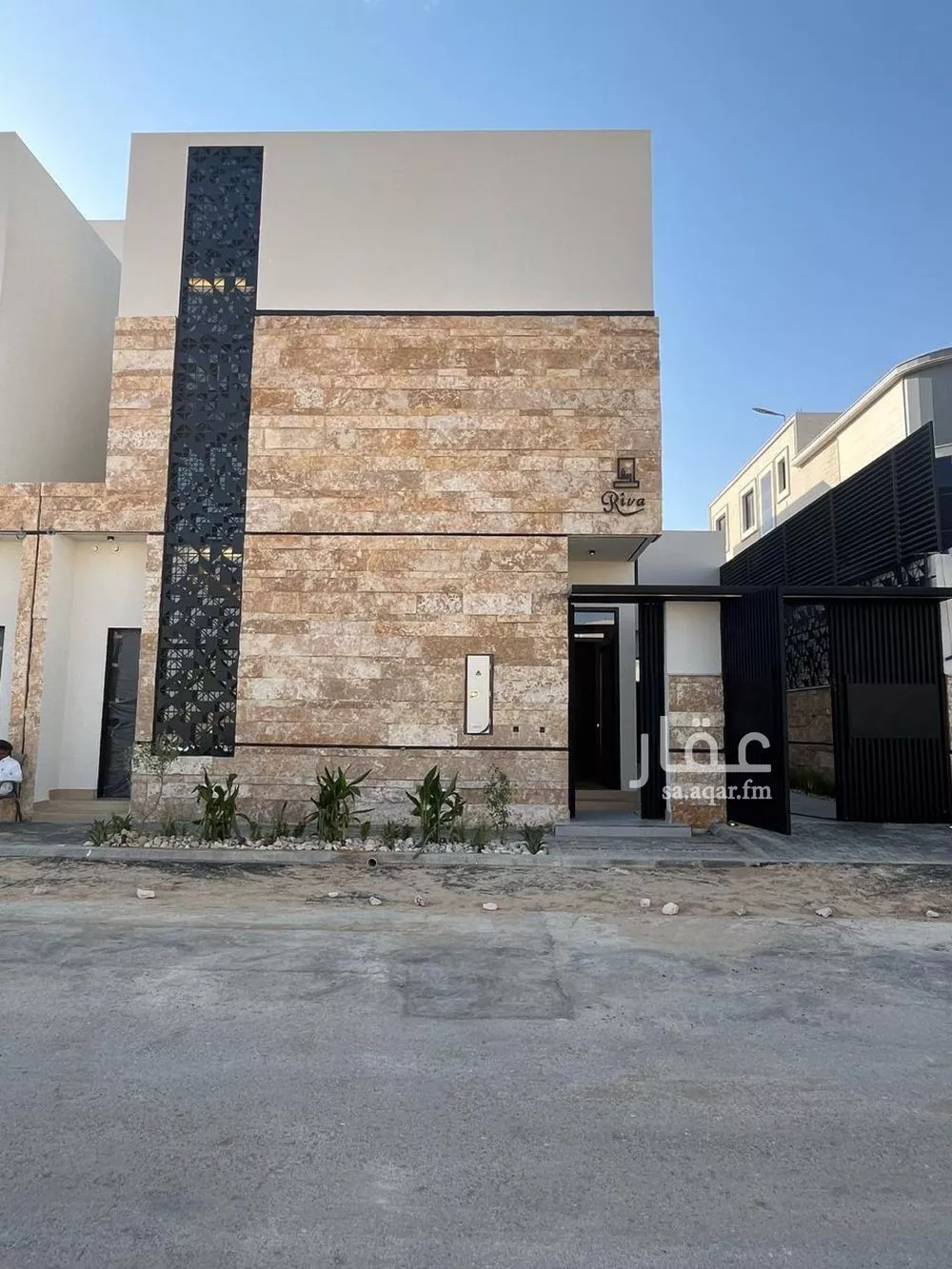 فيلا للبيع في شارع أحمد مفتي المكي الحنفي, حي المهدية, مدينة الرياض, منطقة الرياض 1 صورة