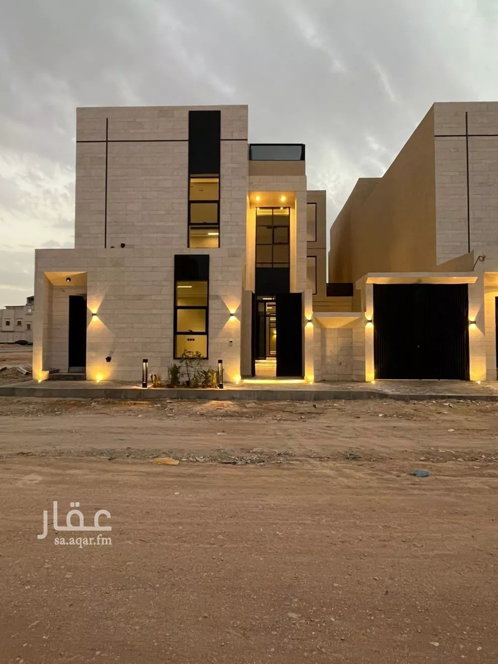 فيلا للبيع في شارع عبدالقادر بن عبدالوارث, حي المهدية, مدينة الرياض, منطقة الرياض 1 صورة