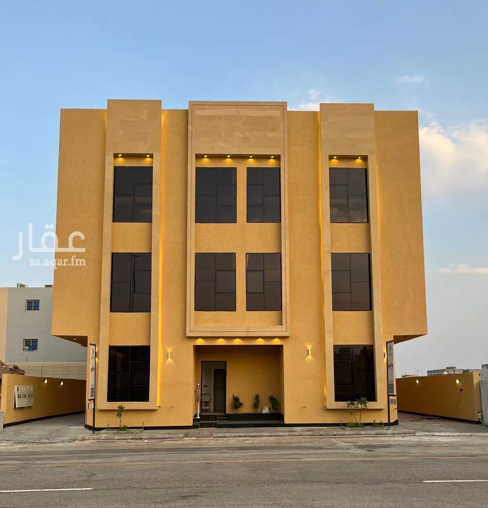 عمارة للبيع في شارع شهيد الدين ثم الوطن حسين عوضه محمد الأسمري, حي المهدية, مدينة الرياض, منطقة الرياض 1 صورة