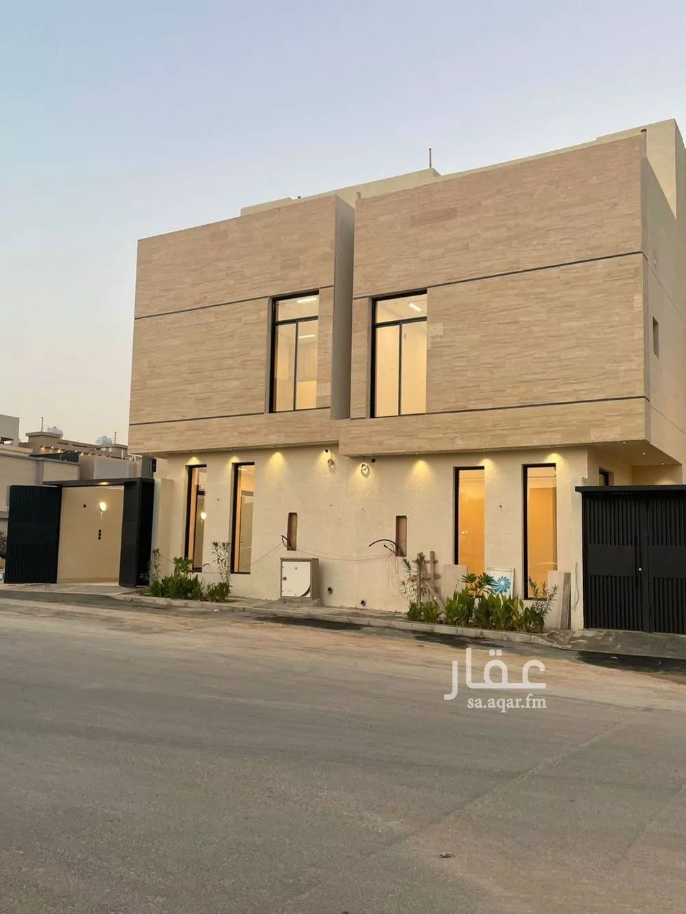 فيلا للبيع في شارع أحمد بن الحسن الأنصاري, حي المهدية, مدينة الرياض, منطقة الرياض 1 صورة