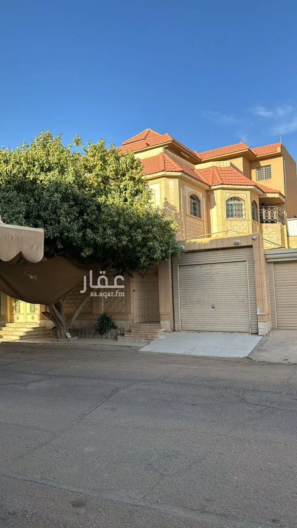 فيلا للبيع في شارع عبدالرحمن ابن عامر, حي الإسكان, مدينة بريدة, منطقة القصيم 1 صورة