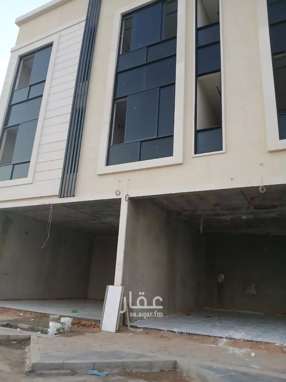 عمارة للإيجار في شارع عمير بن سنان بن عرفطة, حي المهدية, مدينة الرياض, منطقة الرياض 1 صورة