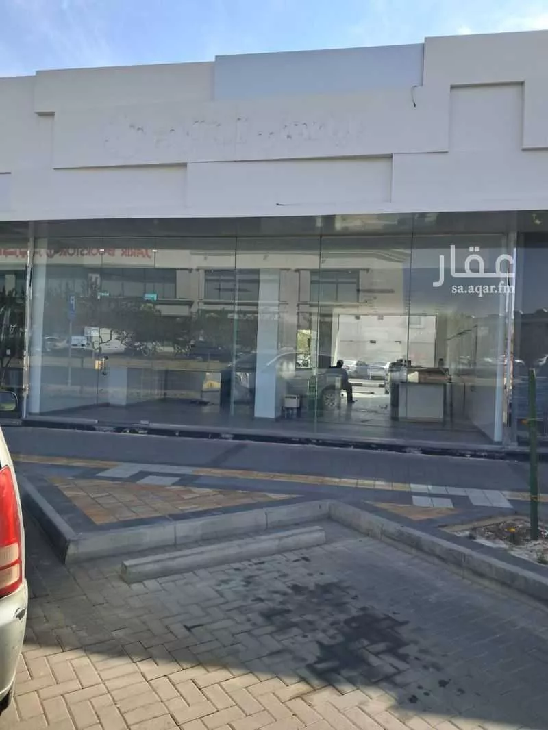محل للإيجار في شارع خليفة رسول الله ابي بكر الصديق, حي بئر عثمان, مدينة المدينه المنوره, منطقة المدينة المنورة 1 صورة