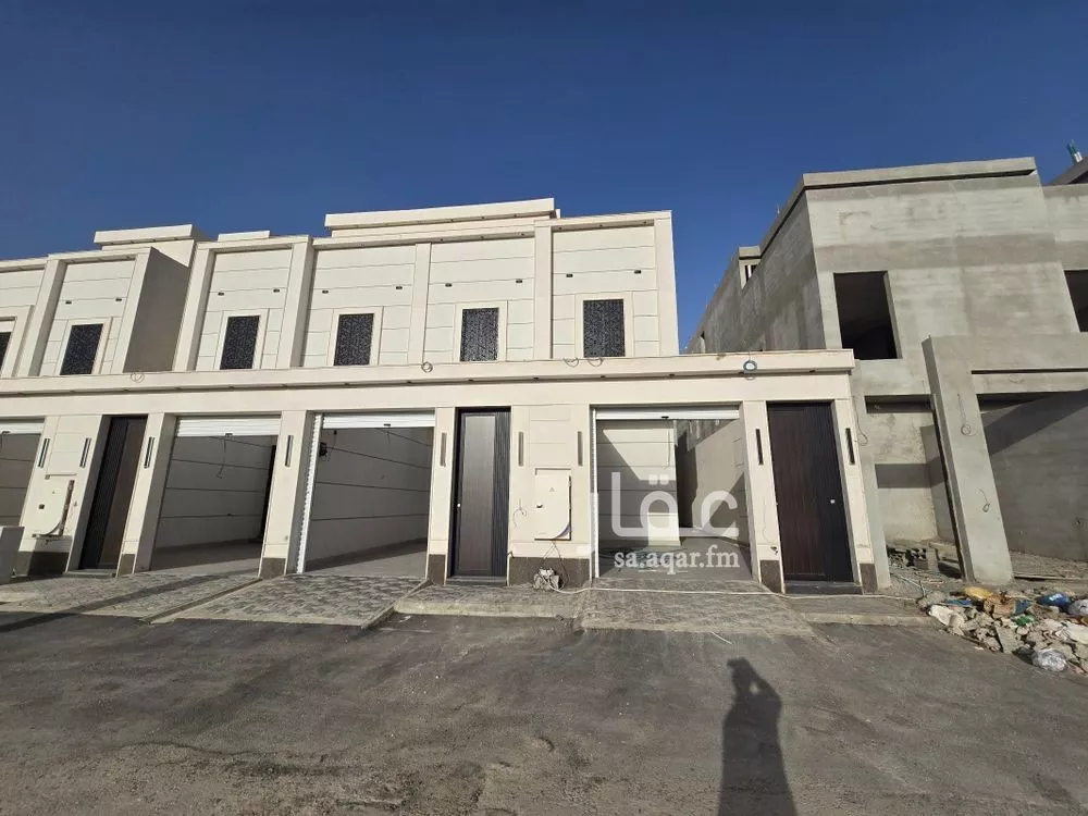 فيلا للبيع في شارع درنة, حي عكاظ, مدينة الرياض, منطقة الرياض 1 صورة