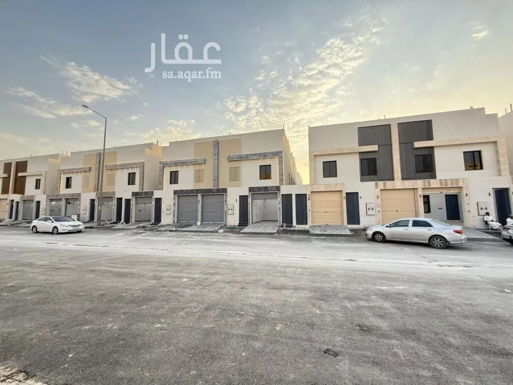 فيلا للبيع في شارع ابن المنذر, حي عكاظ, مدينة الرياض, منطقة الرياض 1 صورة