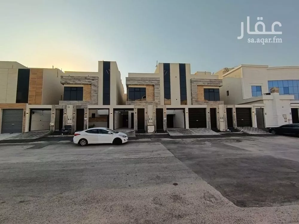 دور للبيع في شارع أحمد شطا, حي العوالي, مدينة الرياض, منطقة الرياض 1 صورة