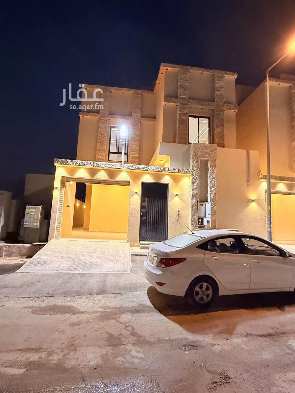 فيلا للبيع في شارع ابن الطيلسان القرطبي, حي عكاظ, مدينة الرياض, منطقة الرياض 1 صورة