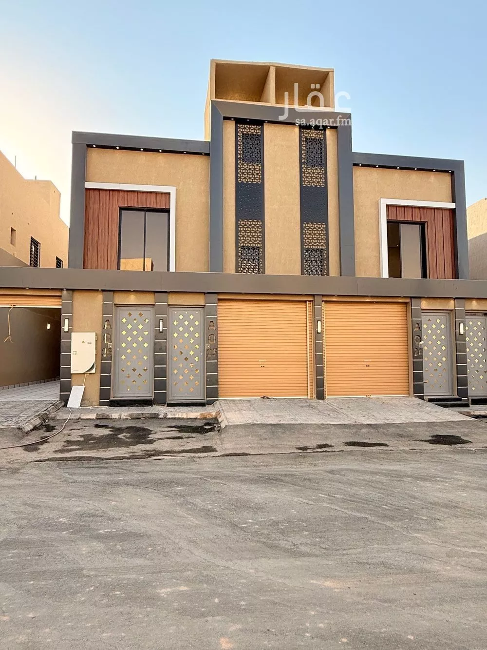 دور للبيع في شارع عبدالحفيظ قاري, حي عكاظ, مدينة الرياض, منطقة الرياض 1 صورة