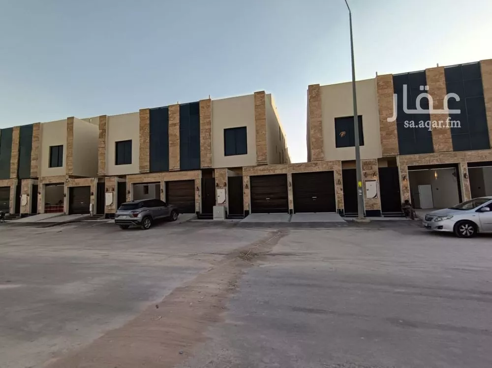 دور للبيع في شارع وادي ارثد, حي عكاظ, مدينة الرياض, منطقة الرياض 1 صورة