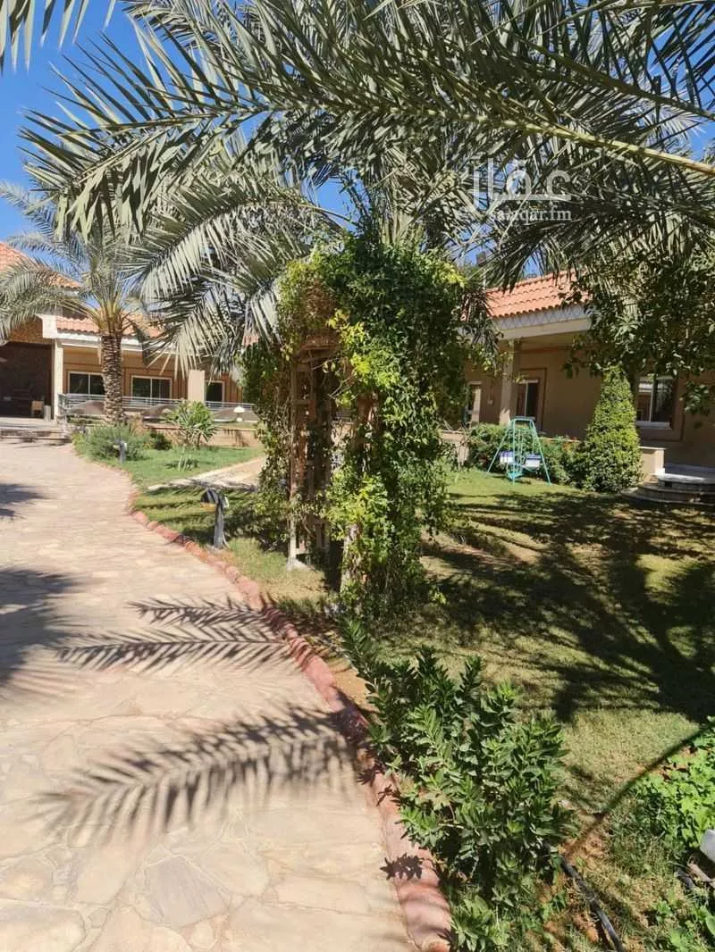 استراحة للبيع في شارع الملك خالد بن عبد العزيز ، حي عقرباء ، العيينة ، الدرعية 1 صورة