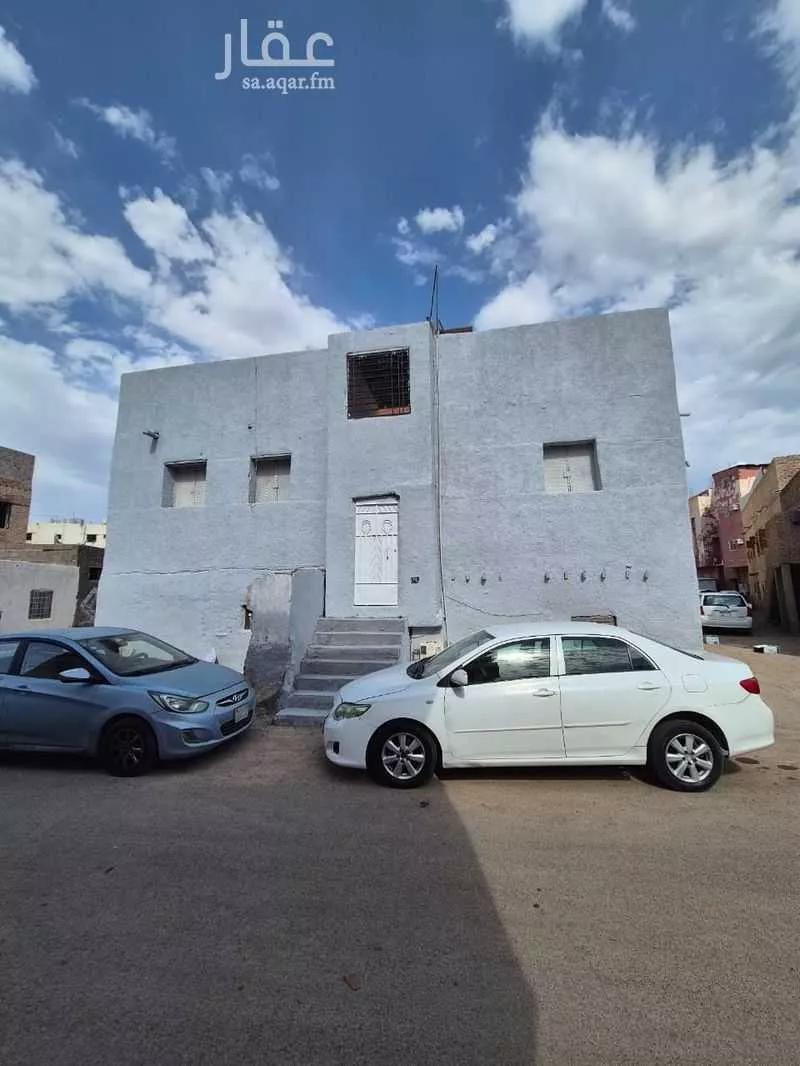 دور للبيع في شارع القاسم بن الحكم العرني, حي الأصيفرين, مدينة المدينه المنوره, منطقة المدينة المنورة 1 صورة