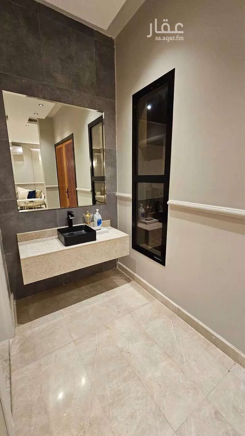 فيلا للبيع في شارع احمد بن حميدان, حي الياقوت, مدينة جدة, منطقة مكة المكرمة 1 صورة