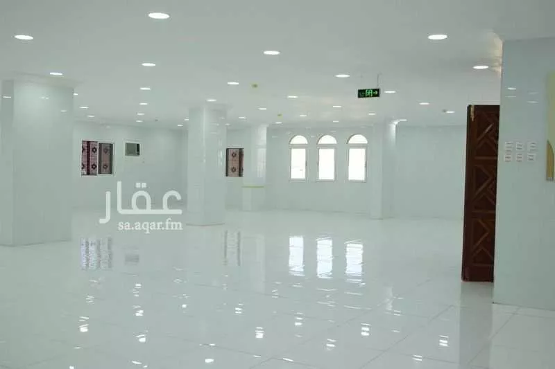 عمارة للإيجار في شارع طريق الهجرة, حي القصواء, مدينة المدينه المنوره, منطقة المدينة المنورة 1 صورة