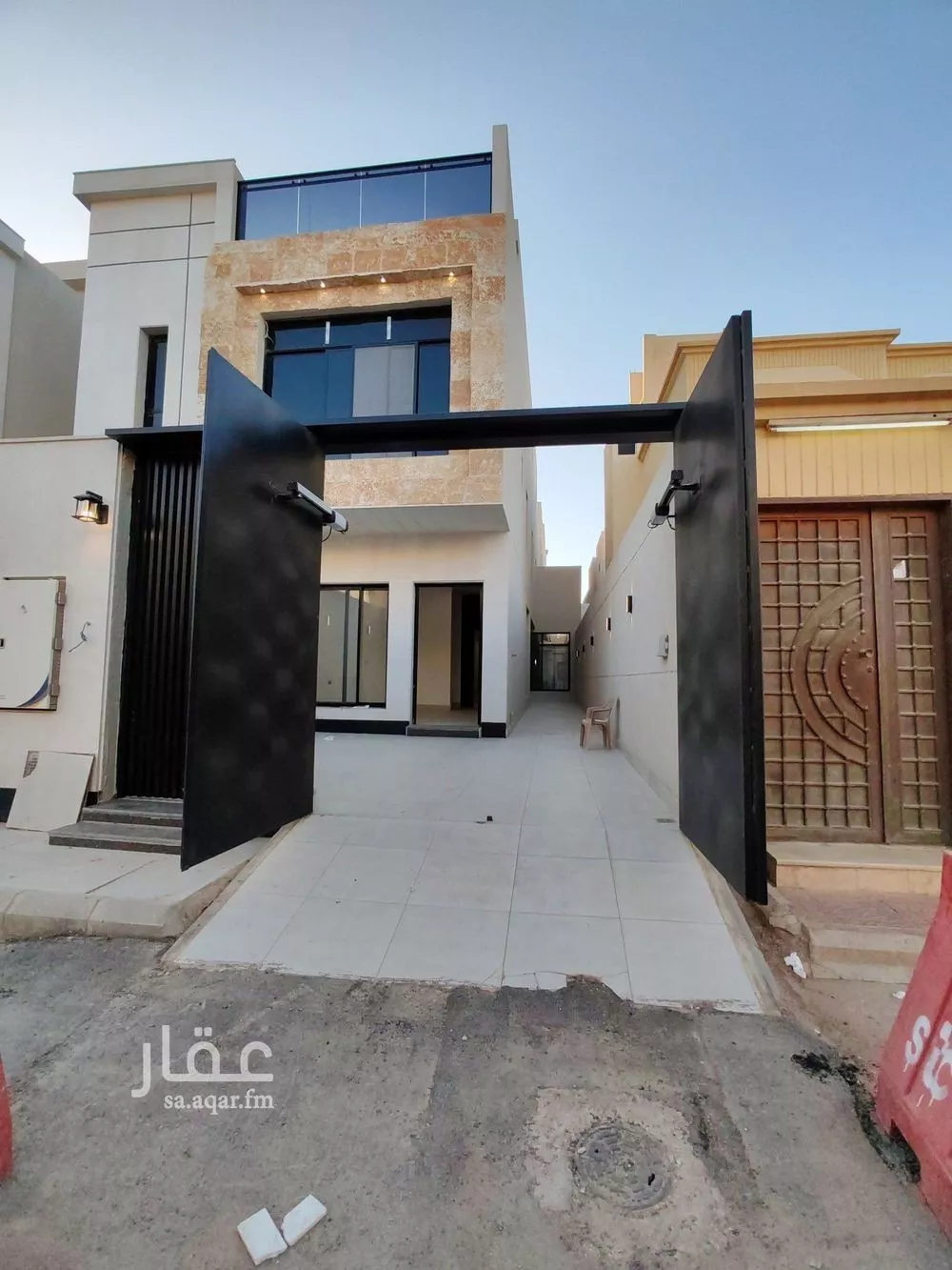 فيلا للبيع في شارع طبرجل, حي اليرموك, مدينة الرياض, منطقة الرياض 1 صورة