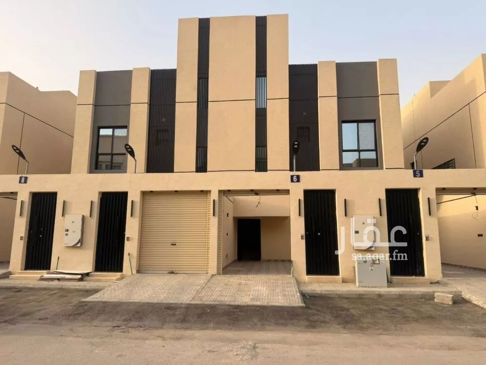 دور للبيع في شارع عبدالملك الفتني, حي بدر, مدينة الرياض, منطقة الرياض 1 صورة