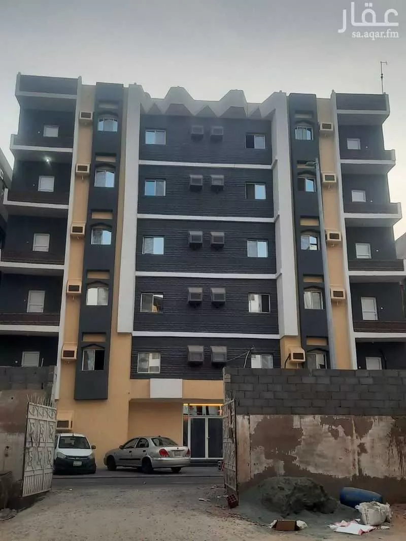 عمارة للبيع في شارع ابو هريرة, حي الشرفية, مدينة جدة, منطقة مكة المكرمة 1 صورة