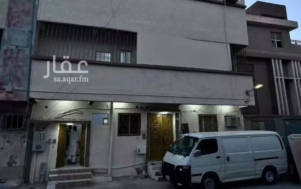 عمارة للبيع في شارع بدر الدين العيني, حي أم الحمام الشرقي, مدينة الرياض, منطقة الرياض 1 صورة