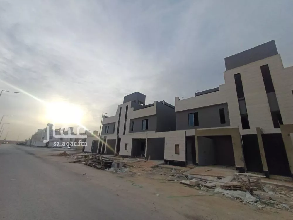 فيلا للبيع في شارع حمد بن عتيق, حي بدر, مدينة الرياض, منطقة الرياض 1 صورة