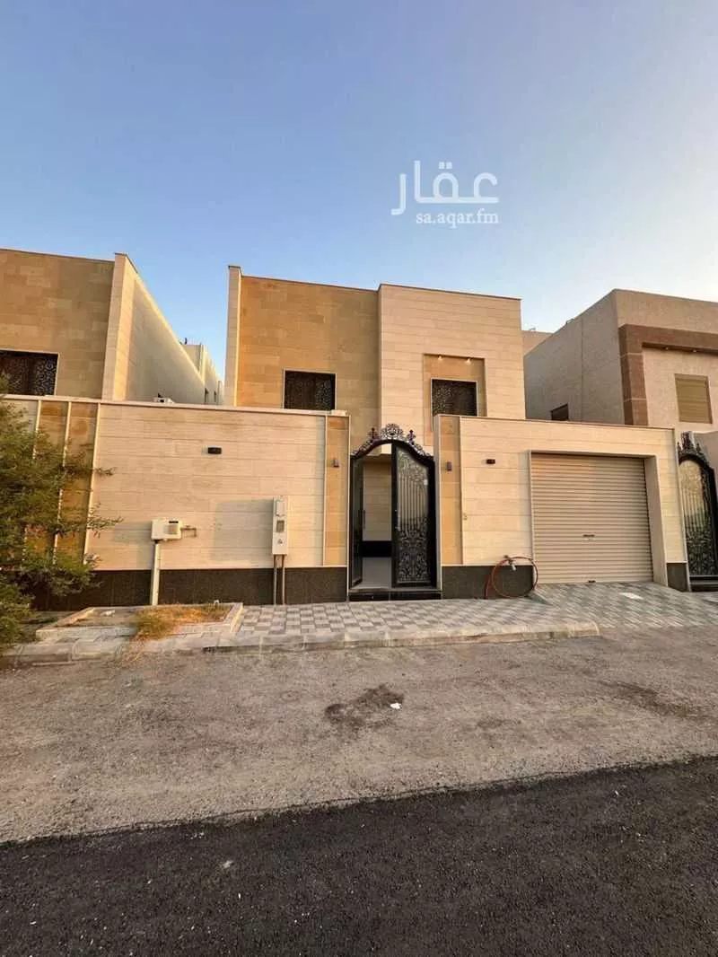 فيلا للبيع في شارع دار الندوة, حي الصواري, مدينة الخبر, المنطقة الشرقية 1 صورة