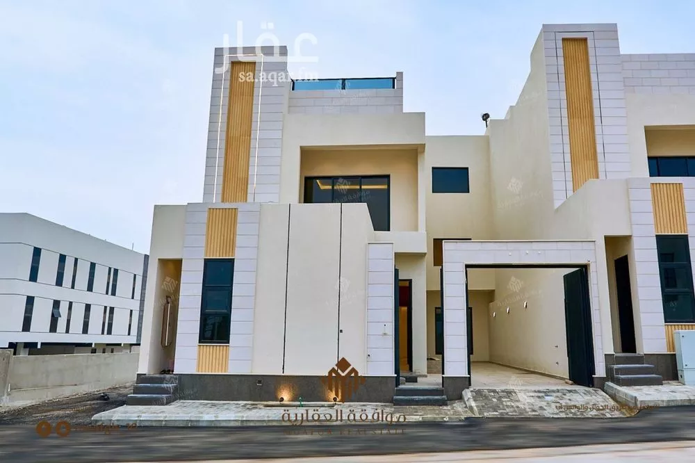 فيلا للبيع في شارع قطب الدين بن السلطان, حي المهدية, مدينة الرياض, منطقة الرياض 1 صورة