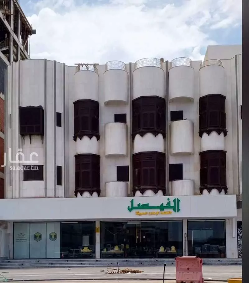 عمارة للإيجار في شارع طريق الهجرة, حي القصواء, مدينة المدينه المنوره, منطقة المدينة المنورة 1 صورة