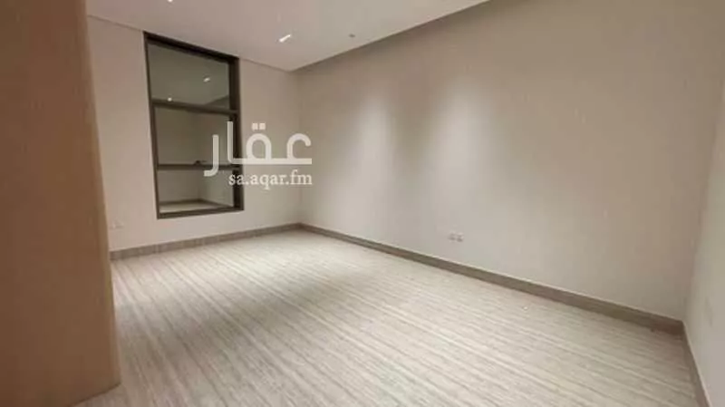 مكتب تجاري للإيجار في شارع ابي بكر الصديق الفرعي, حي الياسمين, مدينة الرياض, منطقة الرياض 1 صورة