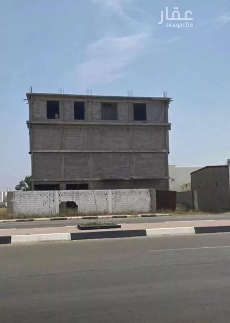عمارة للبيع في طريق الامير سلطان بن عبدالعزيز ، بيش ، بيش 1 صورة