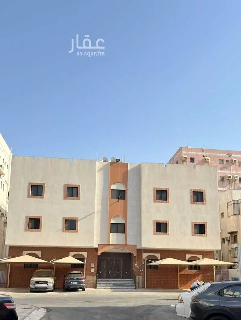 عمارة للبيع في شارع علقان, حي النزهة, مدينة جدة, منطقة مكة المكرمة 1 صورة