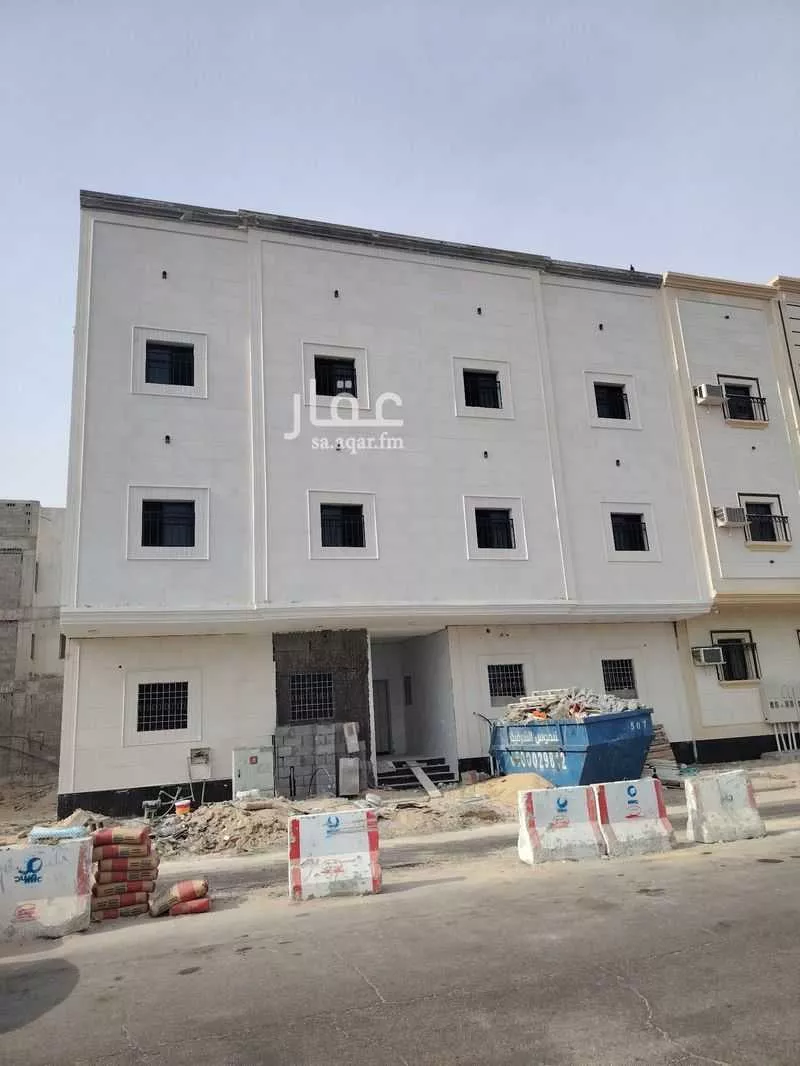 عمارة للبيع في شارع حائل, حي الثقبة, مدينة الخبر, المنطقة الشرقية 1 صورة