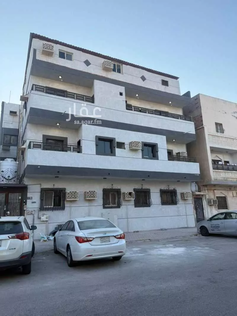 عمارة للبيع في شارع جدة, حي الثقبة, مدينة الخبر, المنطقة الشرقية 1 صورة