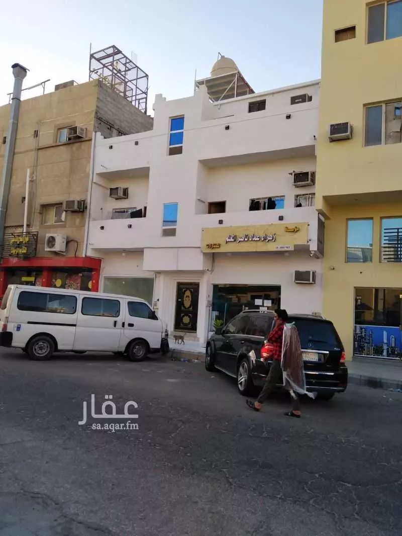 عمارة للبيع في شارع السابع عشر, حي الثقبة, مدينة الخبر, المنطقة الشرقية 1 صورة