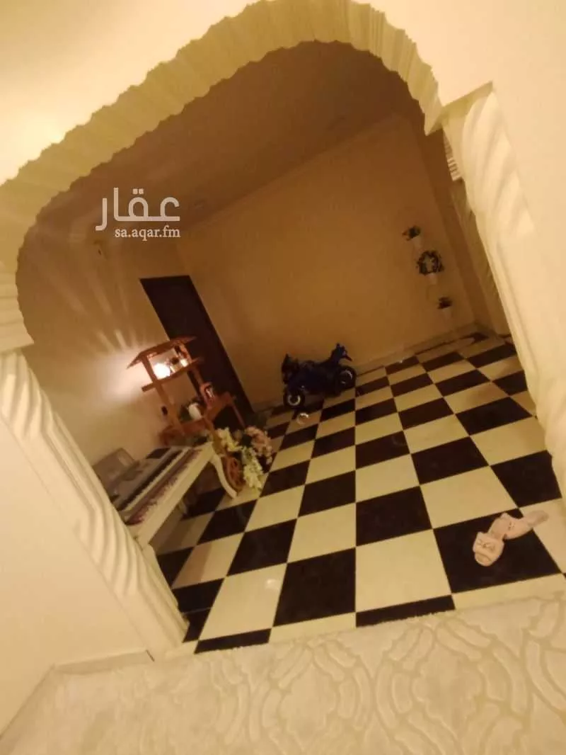 شقة للبيع في شارع ابو بكر الصديق ، حي شبرا ، الطائف ، الطائف 1 صورة