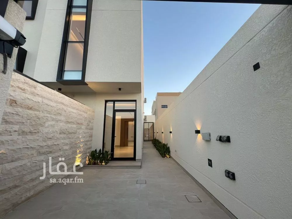 دور للبيع في شارع عبدالكريم الهندي, حي العارض, مدينة الرياض, منطقة الرياض 1 صورة