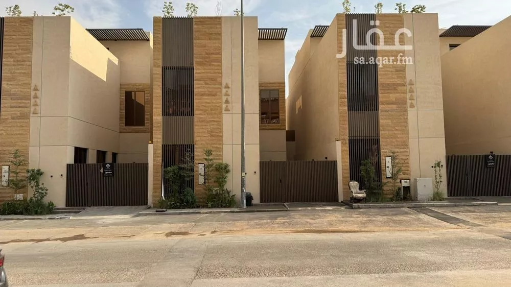 فيلا للبيع في شارع محمد ابن عبدالوهاب, حي العاصمة, مدينة الدرعية, منطقة الرياض 1 صورة