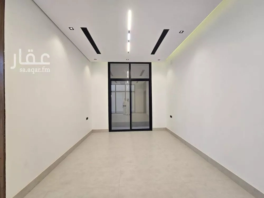 فيلا للبيع في شارع علي المذحجي, حي النرجس, مدينة الرياض, منطقة الرياض 1 صورة