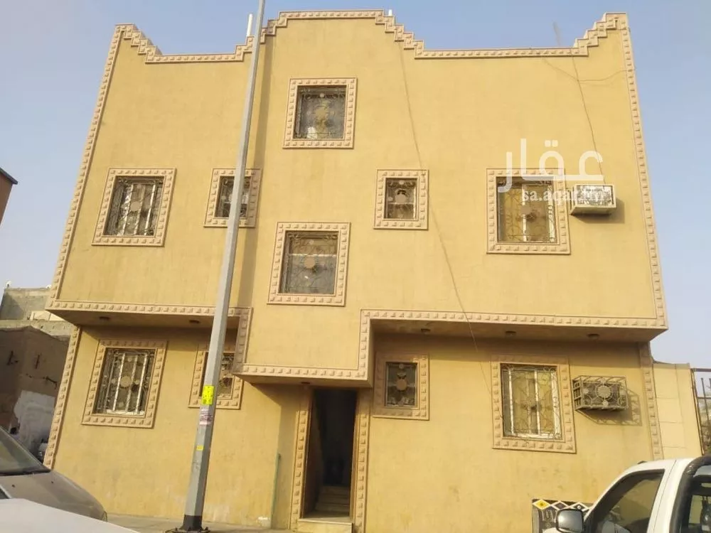 عمارة للبيع في شارع احمد التونسي, حي العود, مدينة الرياض, منطقة الرياض 1 صورة