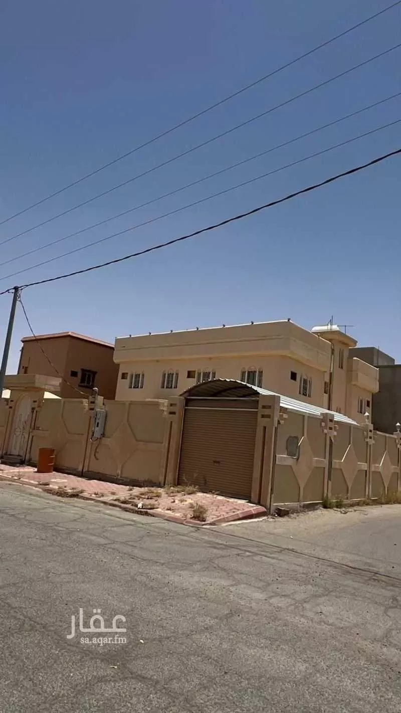 فيلا للبيع في شارع الملك عبد الله بن عبدالعزيز, حي العزيزية, مدينة نفى, منطقة الرياض 1 صورة