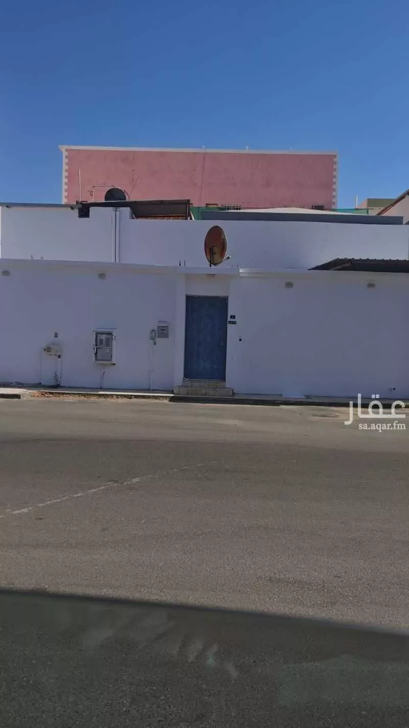 دور للبيع في شارع ابن الهمام الحنفي, حي الحلقة الغربية, مدينة الطائف, منطقة مكة المكرمة 1 صورة