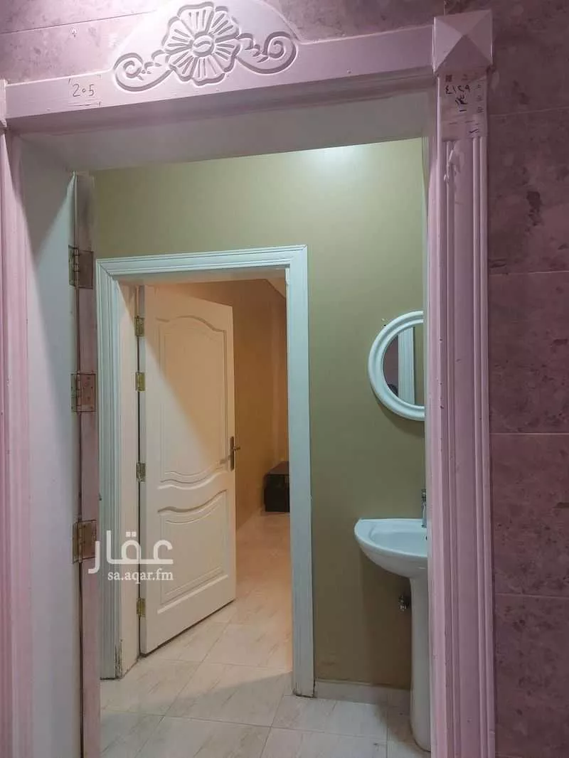 شقة للإيجار في شارع عبدالله ابن ابي يحيى, حي الملك فهد, مدينة المدينه المنوره, منطقة المدينة المنورة 1 صورة