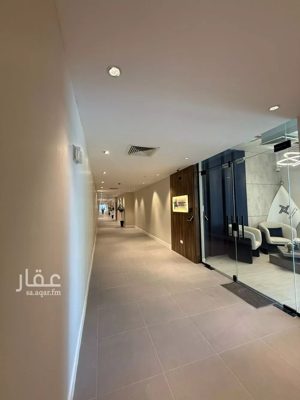 مكتب تجاري للإيجار في شارع طريق الملك عبدالعزيز, حي الياسمين, مدينة الرياض, منطقة الرياض 1 صورة