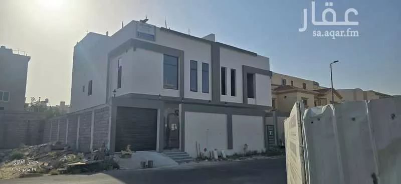 فيلا للبيع في شارع المسيب بن رافع, حي المنتزة, مدينة القطيف, المنطقة الشرقية 1 صورة