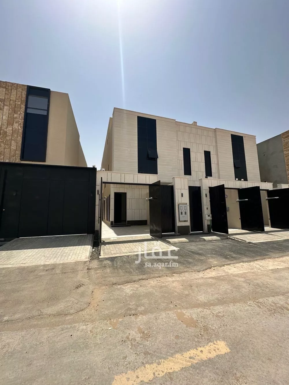 دور للبيع في شارع طريق خريص, حي الجنادرية, مدينة الرياض, منطقة الرياض 1 صورة