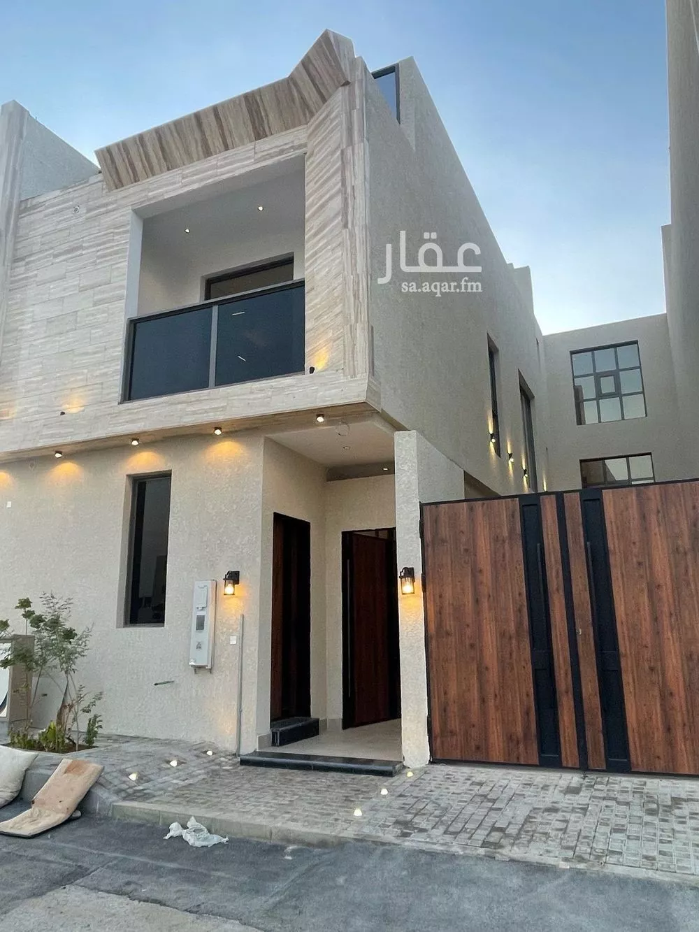 فيلا للبيع في شارع عبدالقادر بن عبدالوارث, حي المهدية, مدينة الرياض, منطقة الرياض 1 صورة