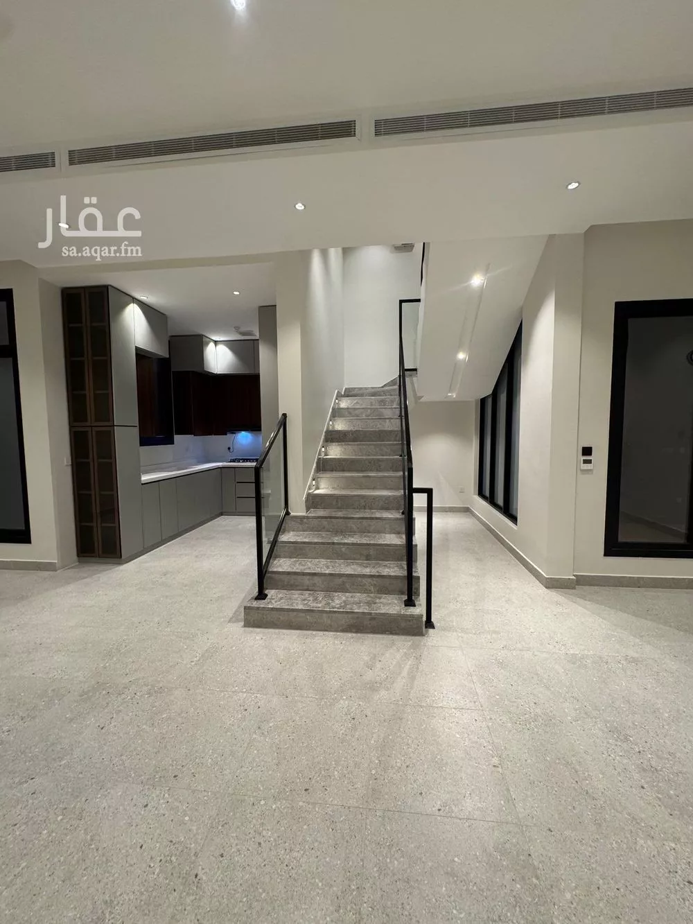 فيلا للإيجار في شارع ابن عبدالغافر النيسابوري, حي العارض, مدينة الرياض, منطقة الرياض 1 صورة