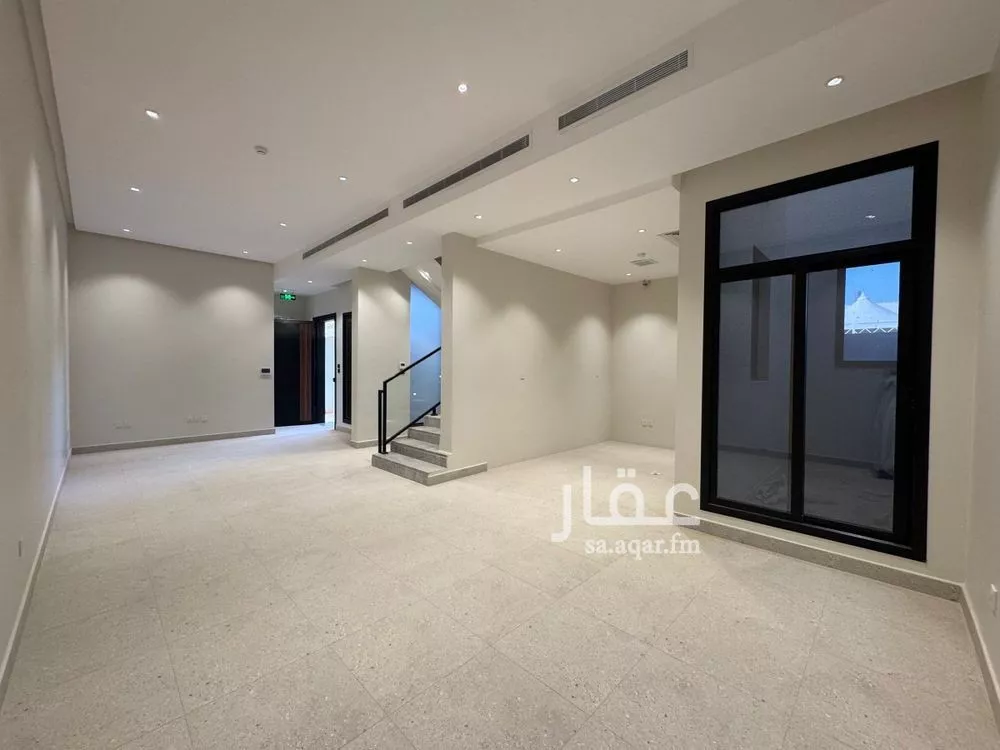فيلا للإيجار في شارع ابن عبدالغافر النيسابوري, حي العارض, مدينة الرياض, منطقة الرياض 1 صورة