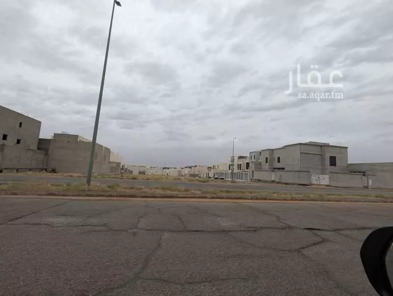 أرض للبيع في شارع الشيخ عبدالرحمن عثمان القاضي, حي الخالدية, مدينة عنيزه, منطقة القصيم 1 صورة