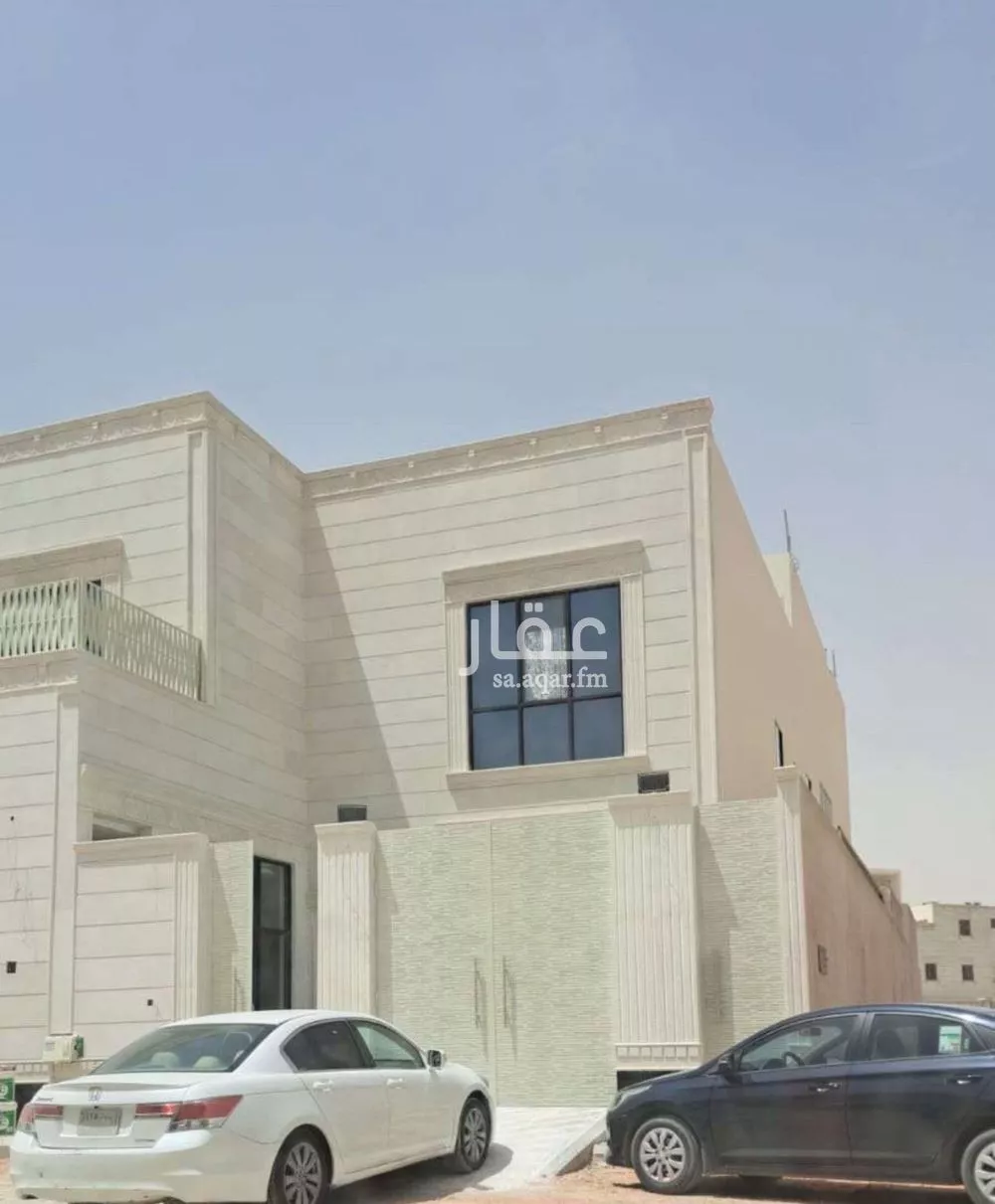 فيلا للبيع في شارع عزت خطاب, حي الرمال, مدينة الرياض, منطقة الرياض 1 صورة
