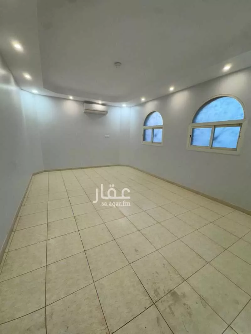 عمارة للإيجار في شارع المحلة الكبرى, حي الشهداء, مدينة الرياض, منطقة الرياض 1 صورة