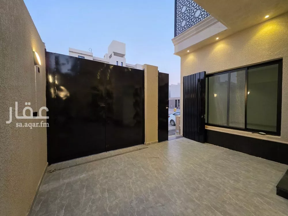 دور للبيع في شارع الرسالة, حي المعيزيلة, مدينة الرياض, منطقة الرياض 1 صورة