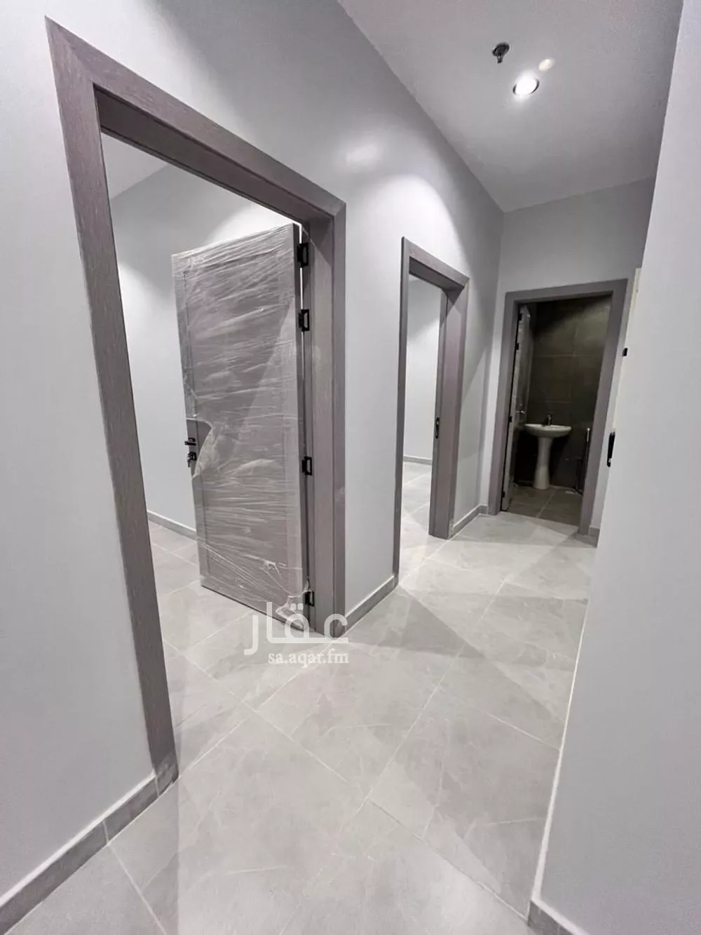 عمارة للإيجار في شارع جبل الأعراف, حي العزيزية, مدينة الرياض, منطقة الرياض 1 صورة